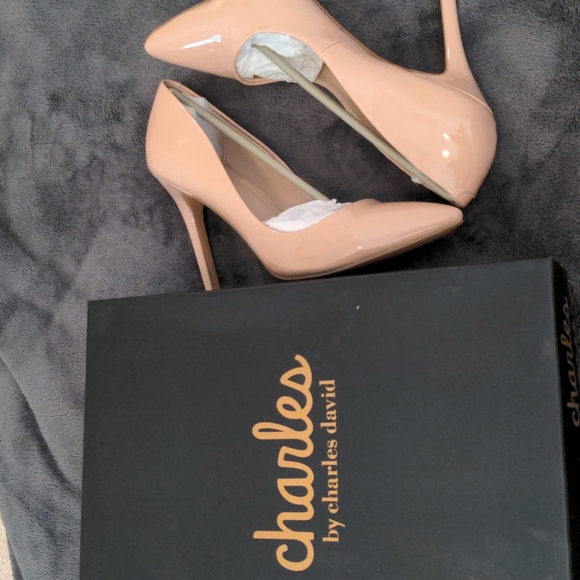 Charles David Nude Pumps - Picture 4 of 4